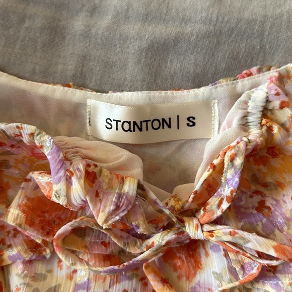 Small Cropped Floral Off the Shoulder Flowy Top NWOT - Picture 5 of 8